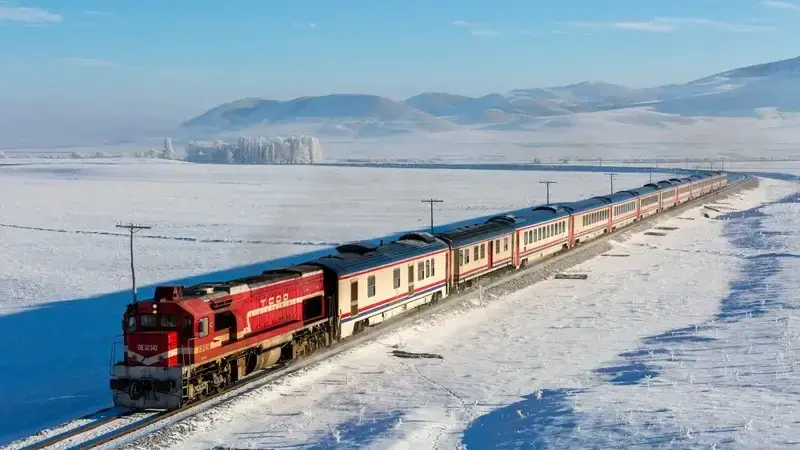 Yataklı Turistik Doğu Ekspresi İle Erzincan Erzurum Kars Van Turu (Yataklı Tren Gidiş Uçak Dönüş)